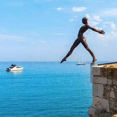 Au Coeur Du Vieil Antibes, T2 Confort Absolu En Front De *